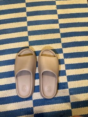 Adidas Yeezy Slides (Pure - April 2021 Release)
